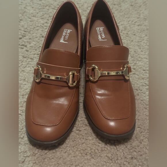 LAUREN BLAKWELL LOAFER STYLE HEELS NEUTRAL BROWN LEATHER GOLD TONE 8.5M - Picture 1 of 12